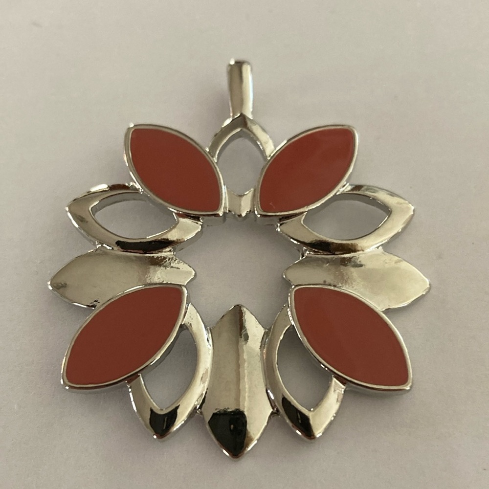 silver & pink pendant